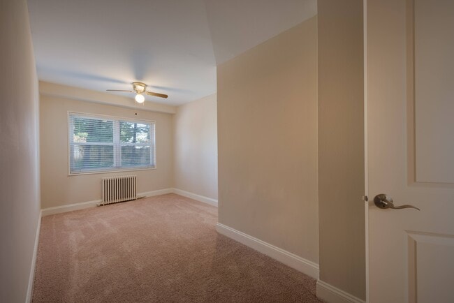Building Photo - Springfield Gardens