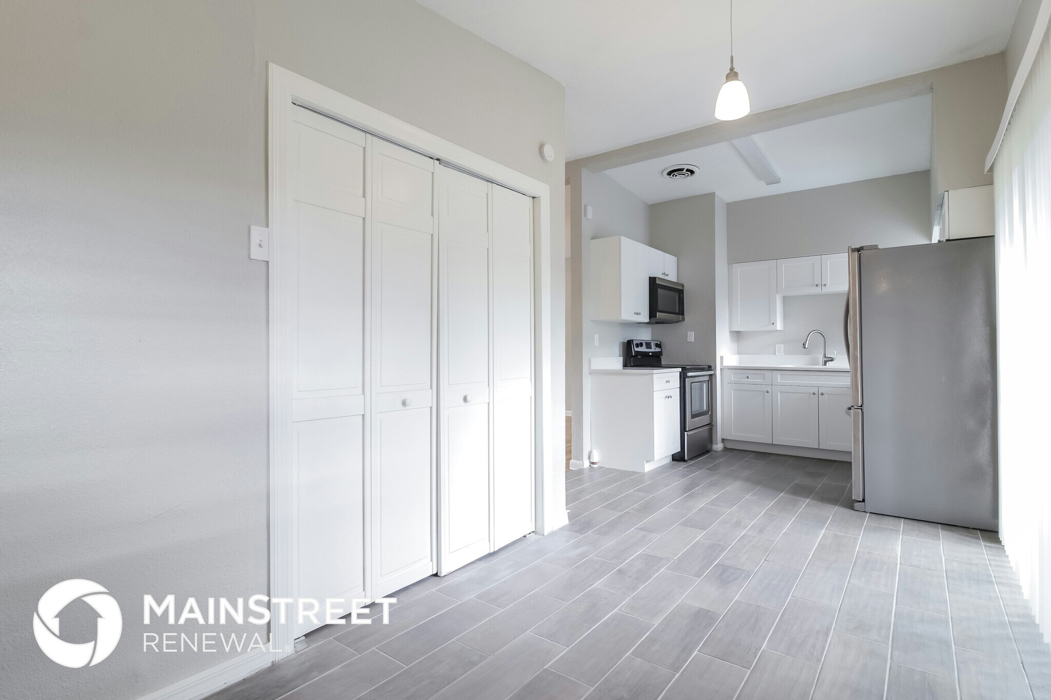 Building Photo - 3404 Paris Pl