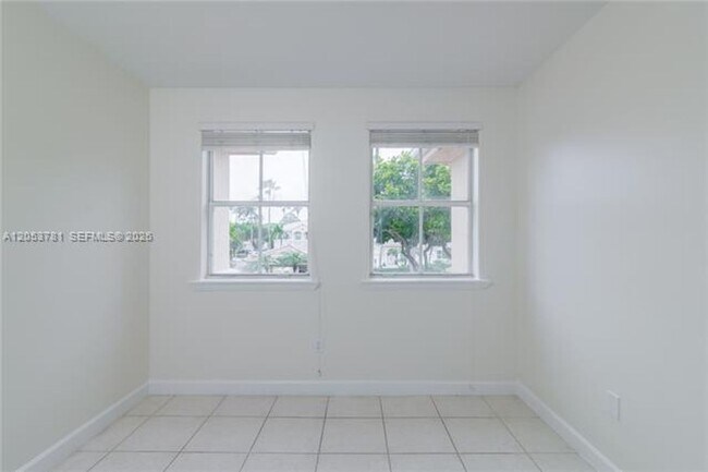 Building Photo - 3126 NW 101st Ct