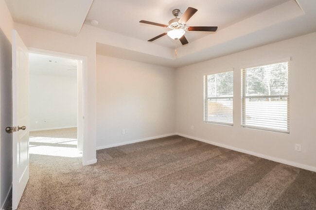 Building Photo - 25589 Roy Rogers Rd