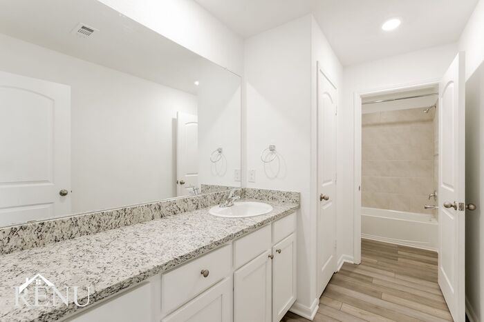 Building Photo - 2935 Jackson Smt