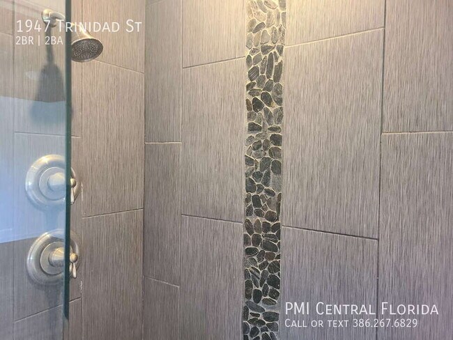 Building Photo - 1947 Trinidad St