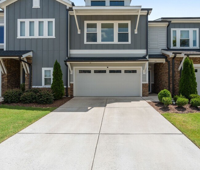 Building Photo - 75 Balfour Run