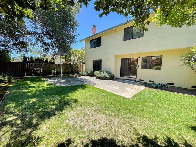 Building Photo - Castro Valley Home in Columbia