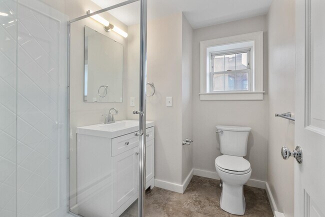 Building Photo - 205 Market St