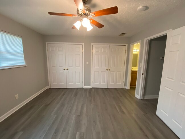Building Photo - 1329 Kenilwood Way