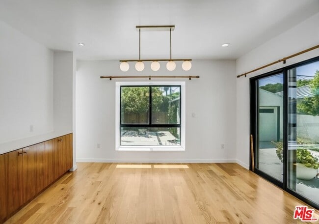 Building Photo - 3641 Greenwood Ave