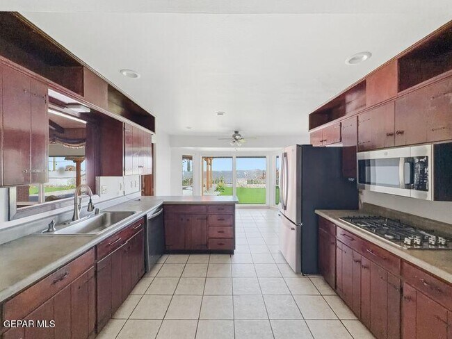 Building Photo - 9000 Rancich St