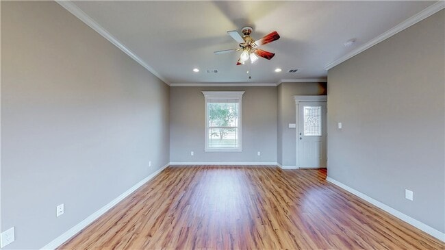 Building Photo - 2700 Horse Haven Ln