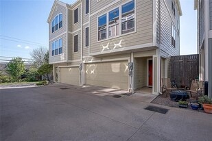 Building Photo - 7416 Coronado Ave