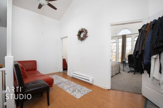 Building Photo - Coming Soon! Cute and Cozy 2 bed / 1 bath ...