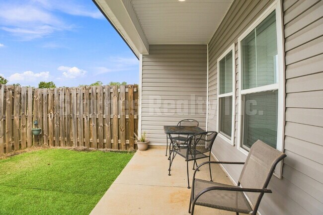 Building Photo - Windsor Community in North Augusta