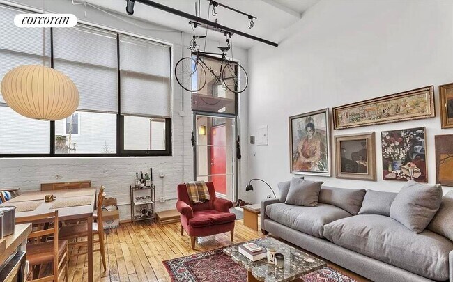 Primary Photo - 18 Richardson St