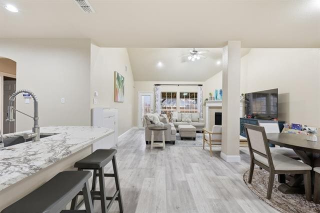 Building Photo - 2122 Trickling Creek Dr