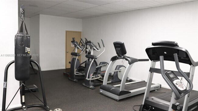 Building Photo - 1865 S Ocean Dr