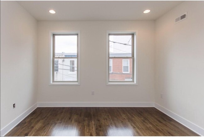 Building Photo - 1227 Peters St