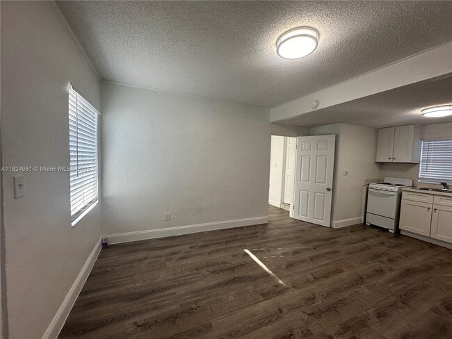 Building Photo - 4249 Bougainvilla Dr