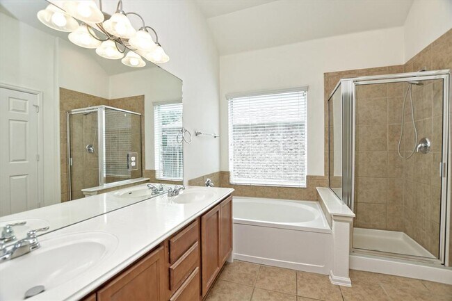 Building Photo - 207 Hoot Owl Ln N