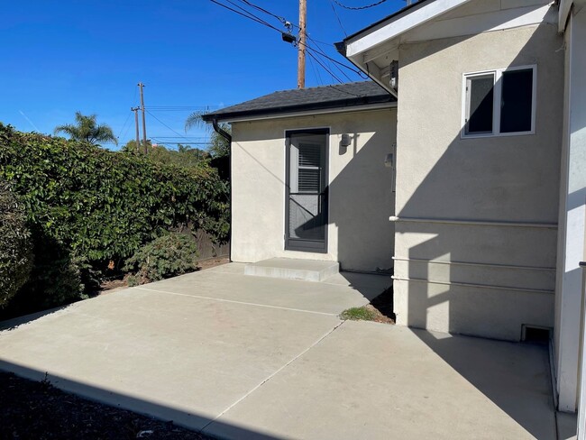 Building Photo - Beautiful Remodeled House with large yard ...