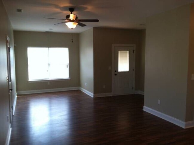 Building Photo - MLK @ Fairview I