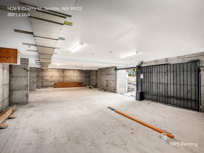 Building Photo - 1426 E Cherry St