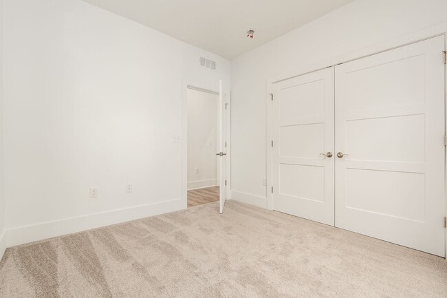 Building Photo - 2978 Bernard View Ln