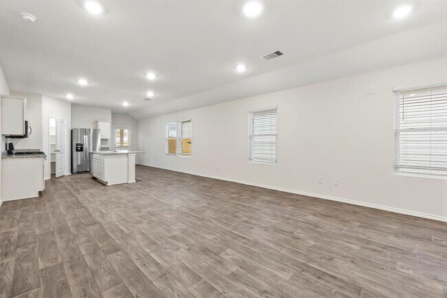 Building Photo - 280 Granary Dr