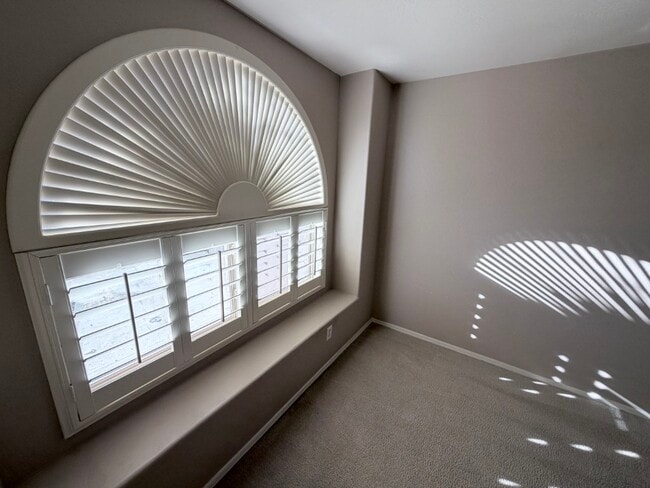 Building Photo - 412 E Jasper Dr