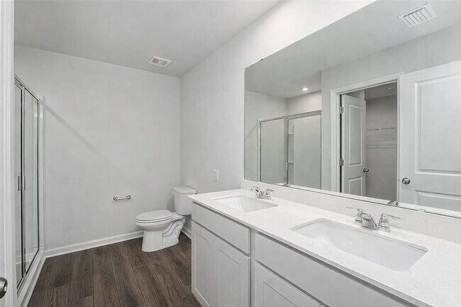 Building Photo - 3 bedrooms, 2 1/2 bathrooms in Richmond Hill's Heartwood Community