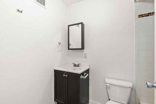 Building Photo - Tower Grove Gem