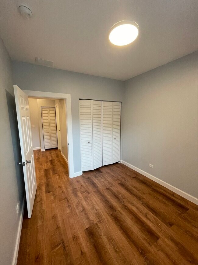 Building Photo - 7331 N Honore St