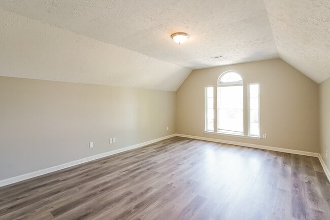 Building Photo - 5049 Cobblestone Creek Dr