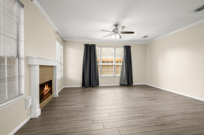 Building Photo - 16303 Lakestone Dr