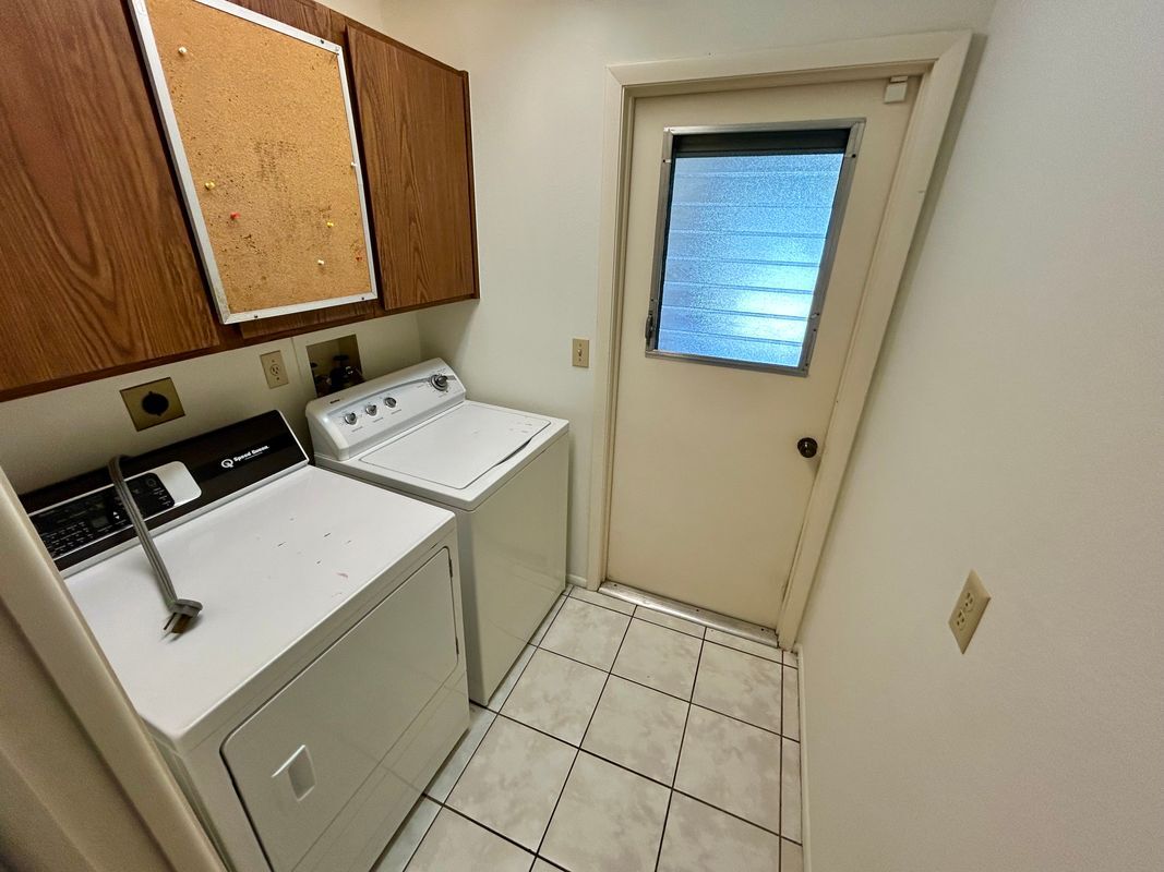 Building Photo - 1429 Dogwood Dr