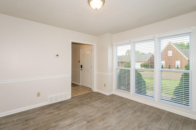 Building Photo - 7293 Schilling Cove E