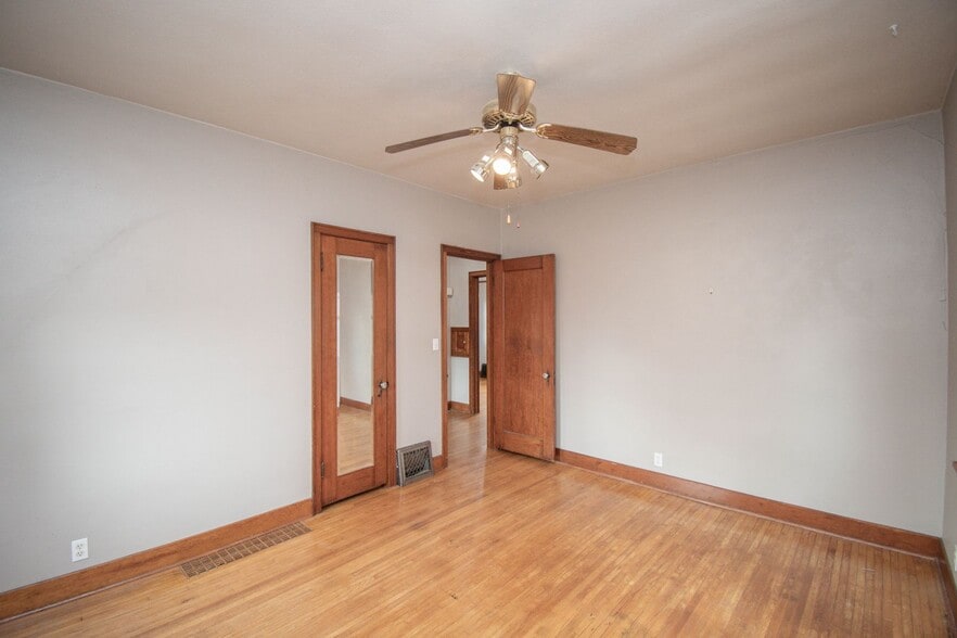 Building Photo - 2116 S Euclid Ave