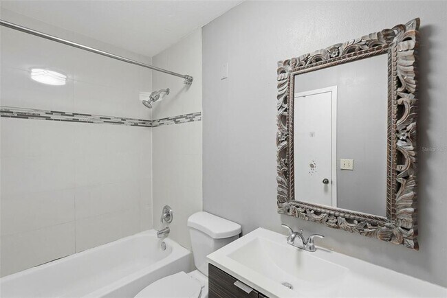 Building Photo - 11709 Raintree Village Blvd