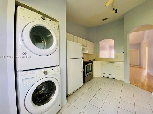 Building Photo - 2140 NW 78th Ave