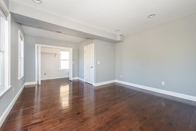 Building Photo - 894 AVENUE C