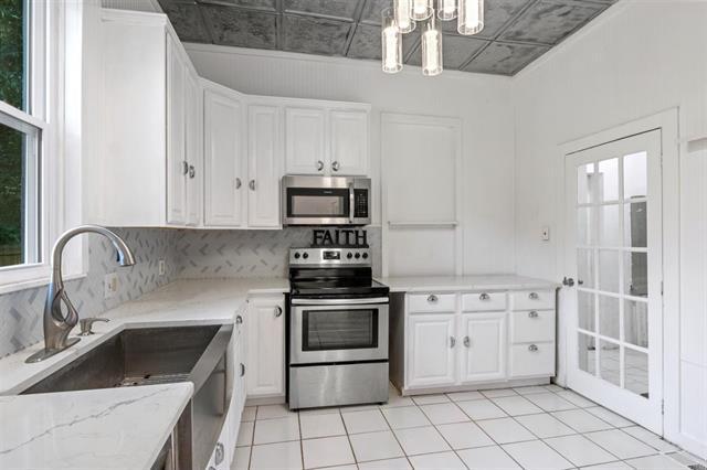 Building Photo - 1123 W Gandy St