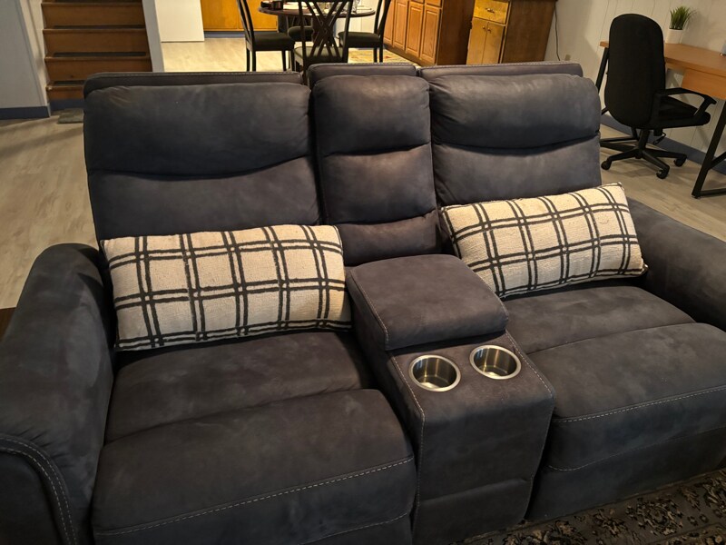 Building Photo - 13 Pennwood Rd