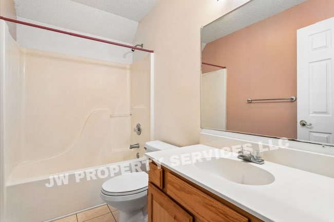 Building Photo - Spacious 3-Bedroom, 3-Bath Home in Slidell – 2,100 Sq Ft | $2,200/Month