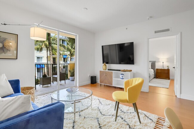 Building Photo - 255 NE 3rd Ave