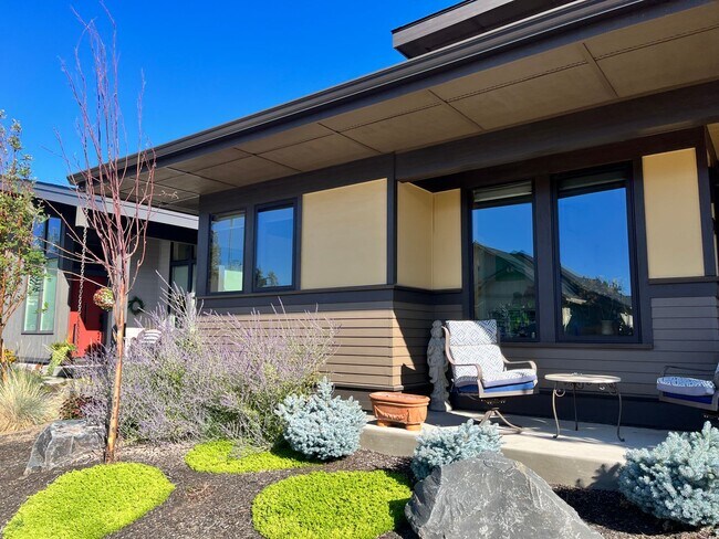 Building Photo - Stunning Prairie style 2bd/2bath + office in ClearPine!