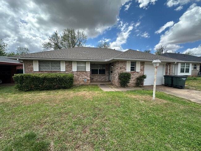 Building Photo - 3 Bed, 1.5 Bath, 1 Car garage