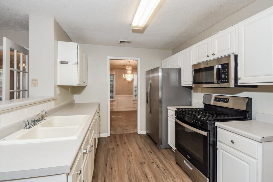 Building Photo - 3602 Bancroft Main NW