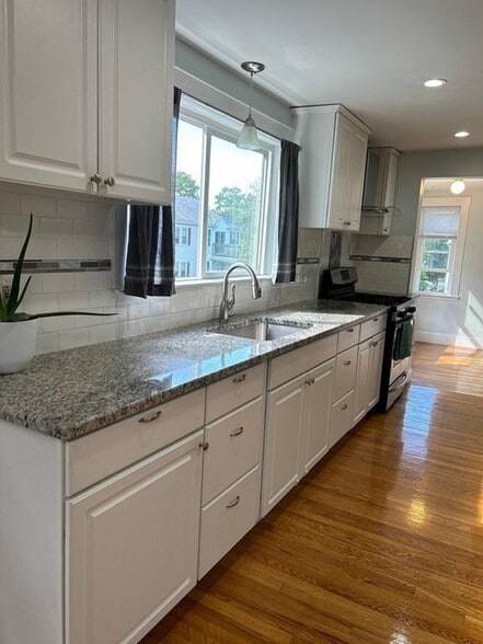 Building Photo - 36 Whiton Ave