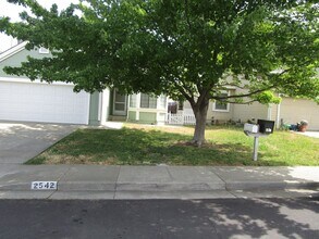 Building Photo - Beautifully Maintained Fairfield Home