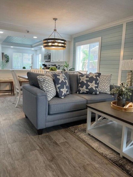 Building Photo - 275 Palm Ave