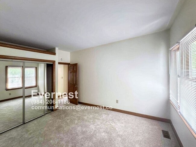 Building Photo - 101 Granby Ct